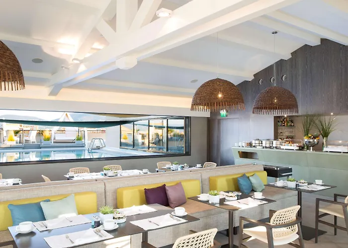 De Paris Готель