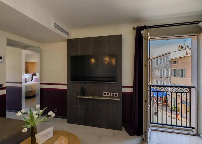 Готель De Paris 5*