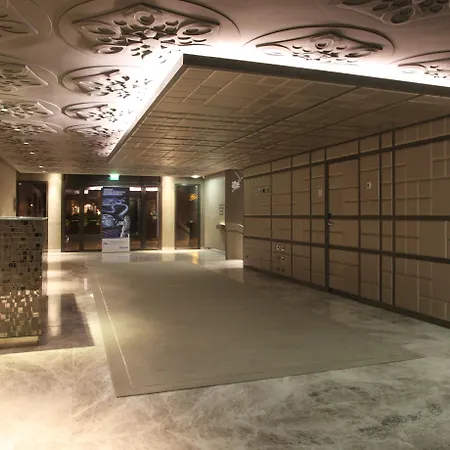 De Paris Saint Tropez