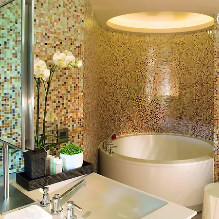 De Paris Hotel 5*