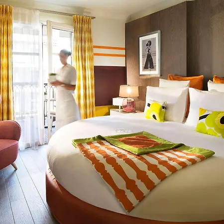 De Paris Hotel 5*