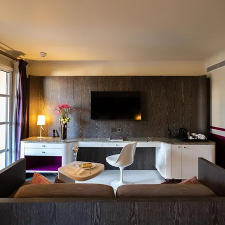 De Paris Hotel