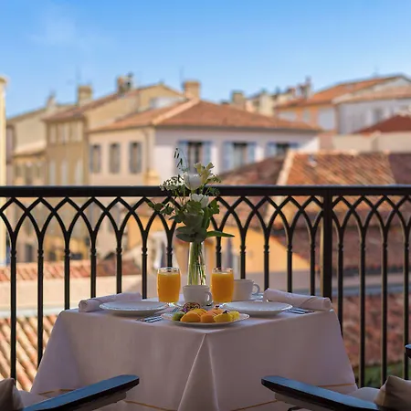 De Paris Hotel 5*